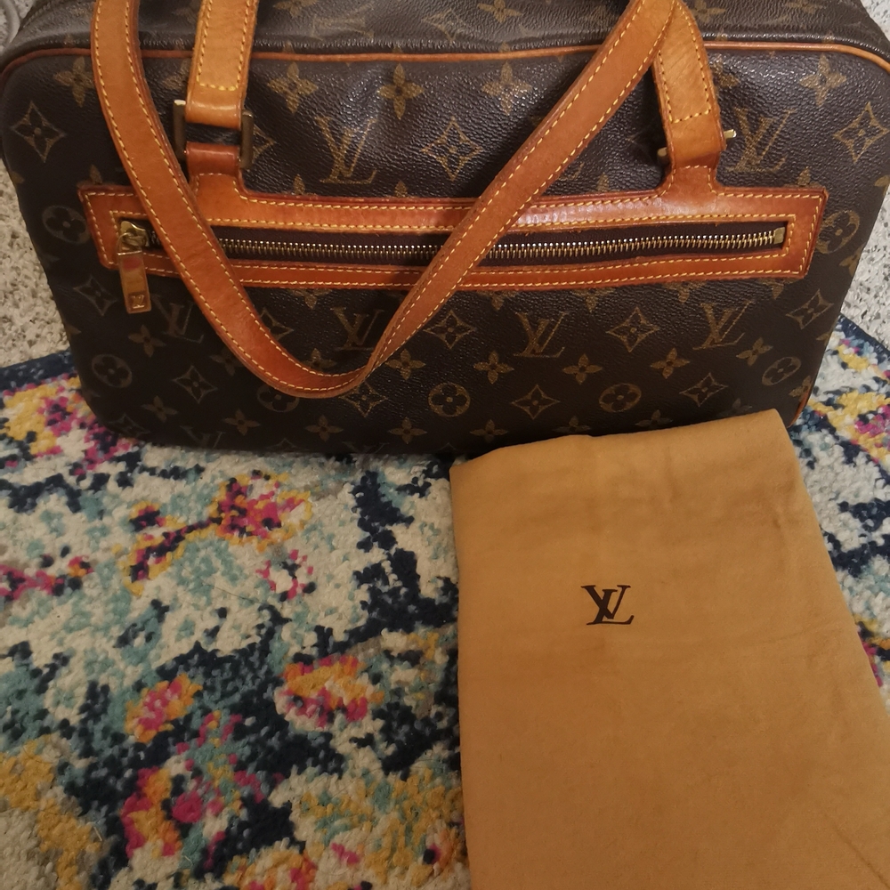 Louis Vuitton Monogram Canvas City Size GM
